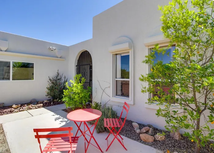 Valley Abode W/ Pool Access & Mtn Views Holiday home