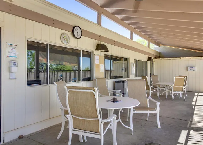 Valley Abode W/ Pool Access & Mtn Views Green Valley