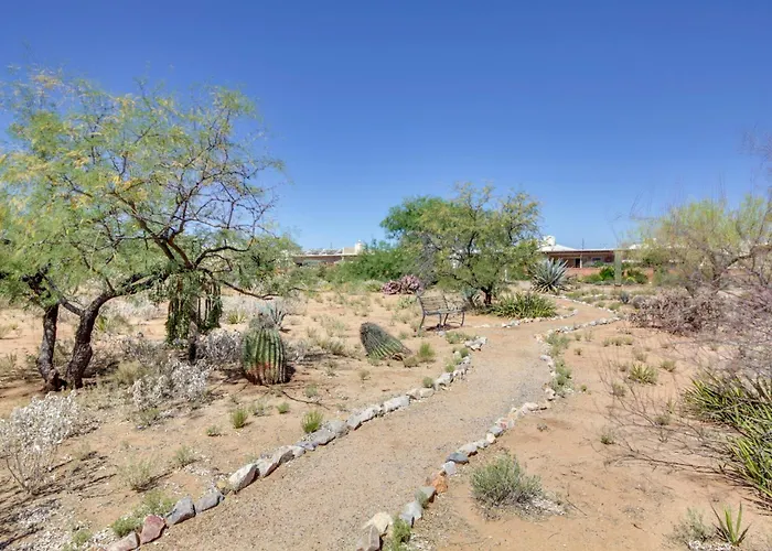 Valley Abode W/ Pool Access & Mtn Views Holiday home