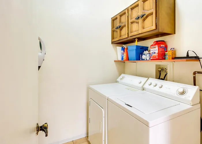 Valley Abode W/ Pool Access & Mtn Views Holiday home *