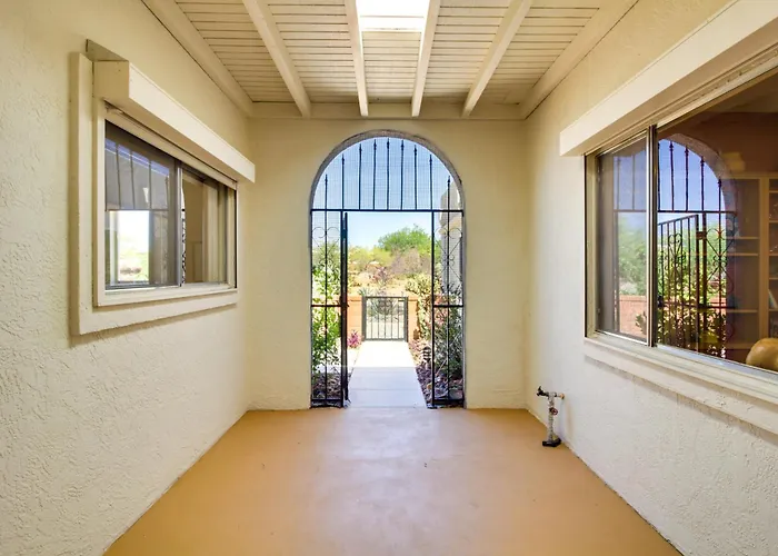Valley Abode W/ Pool Access & Mtn Views Holiday home