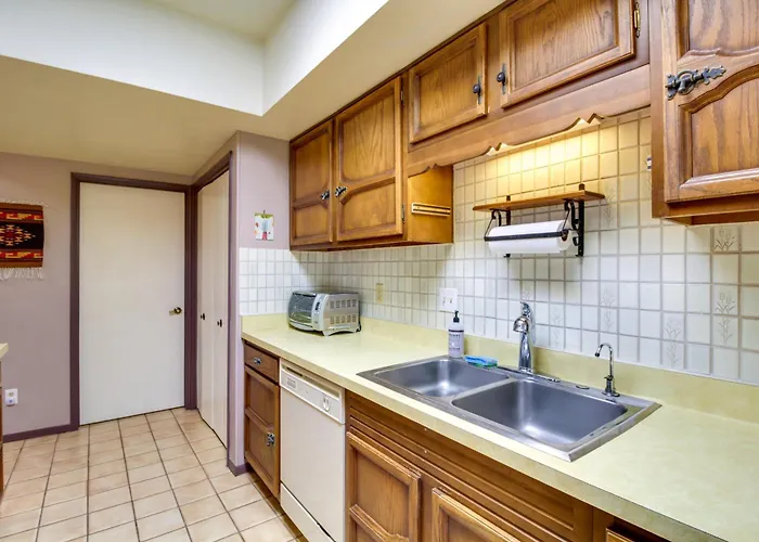 Valley Abode W/ Pool Access & Mtn Views Green Valley