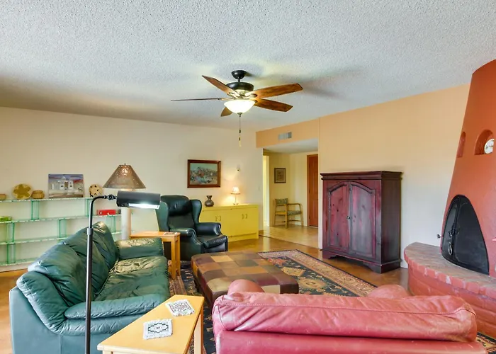 Valley Abode W/ Pool Access & Mtn Views Holiday home *